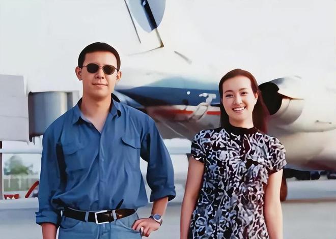 说：当年如果我下手快一点今天就没你了球王会app1988年沈醉遇到刘晓庆(图12)