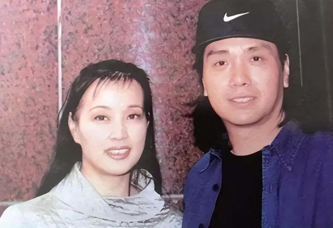 说：当年如果我下手快一点今天就没你了球王会app1988年沈醉遇到刘晓庆(图15)